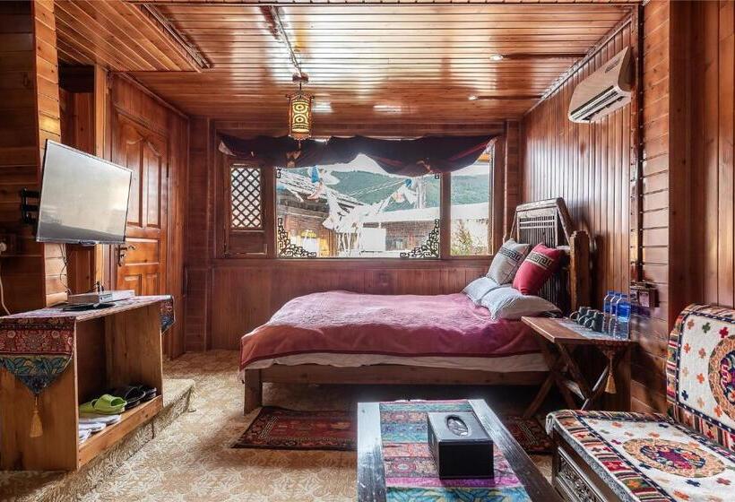 غرفة قياسية رباعية مطلة على الحديقة, Yi's Hostel