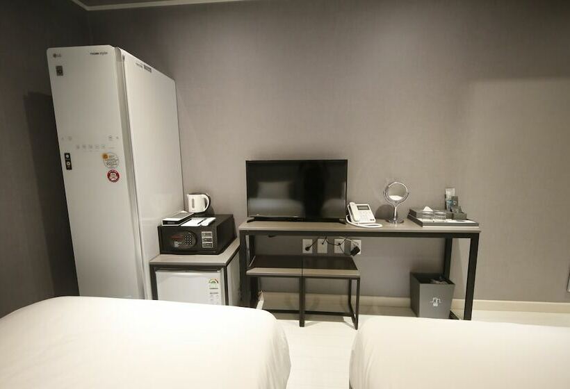 Номер Стандарт, Iam