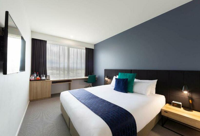 豪华工作室, Mantra Macarthur