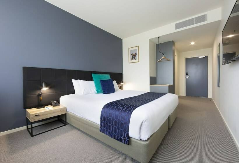 豪华工作室, Mantra Macarthur