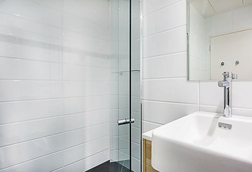 豪华工作室, Mantra Macarthur