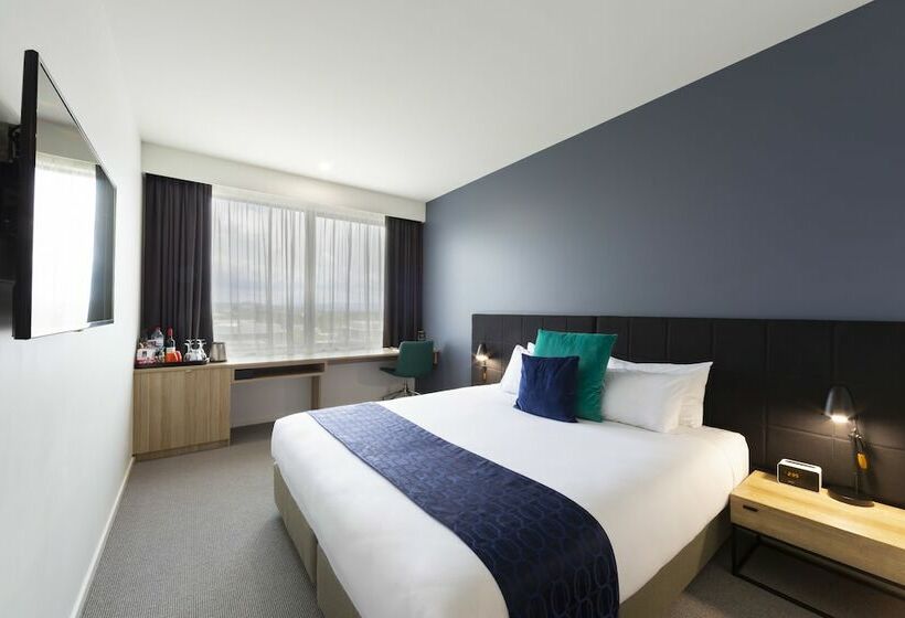 豪华工作室, Mantra Macarthur