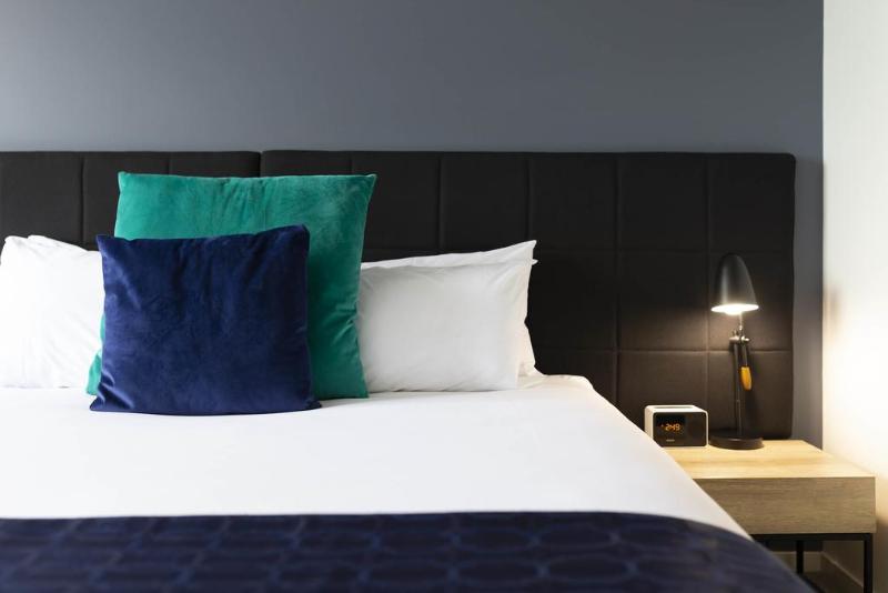 豪华工作室, Mantra Macarthur