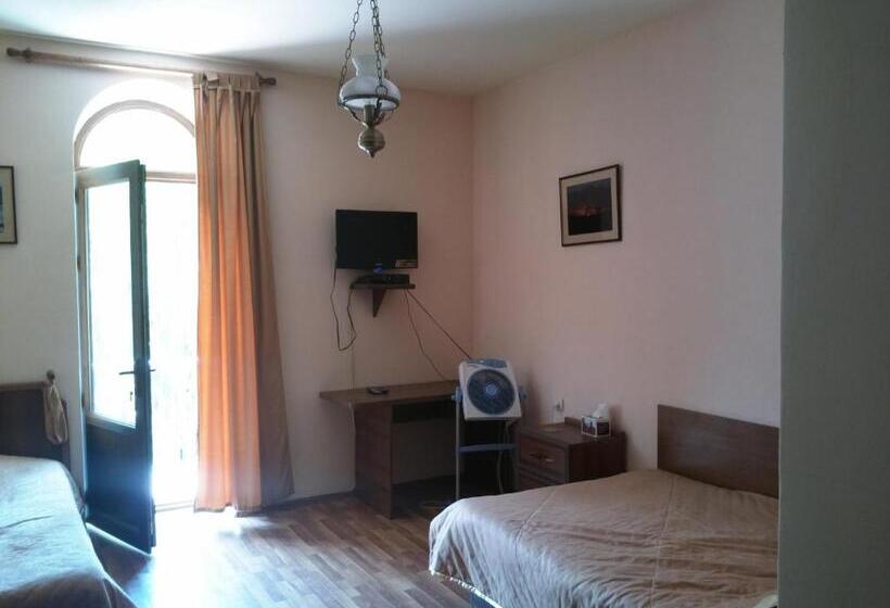 اتاق استاندارد با چشم‌انداز, Noravank S