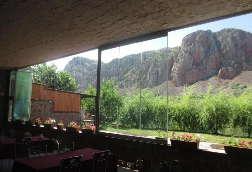 اتاق استاندارد با چشم‌انداز, Noravank S