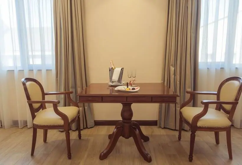 エクゼクティブスイート, Sarova Woodlands