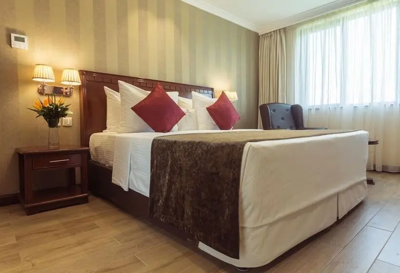 スイート, Sarova Woodlands