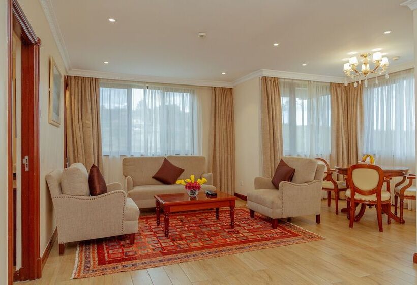 جناح, Sarova Woodlands