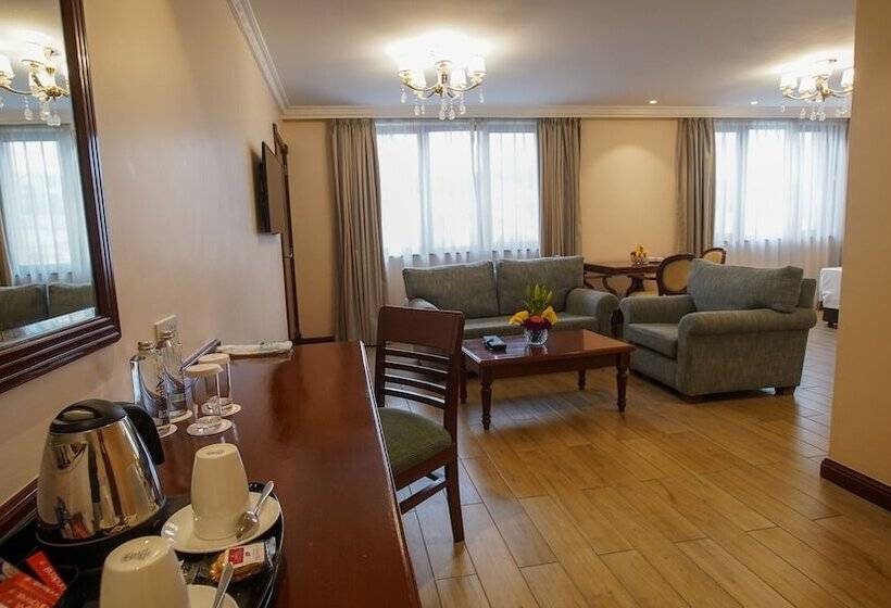 إستوديو قياسى, Sarova Woodlands