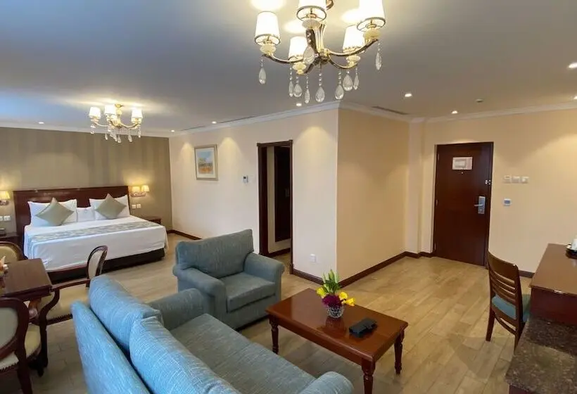 スタンダードスタジオ, Sarova Woodlands