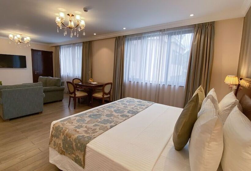 إستوديو قياسى, Sarova Woodlands