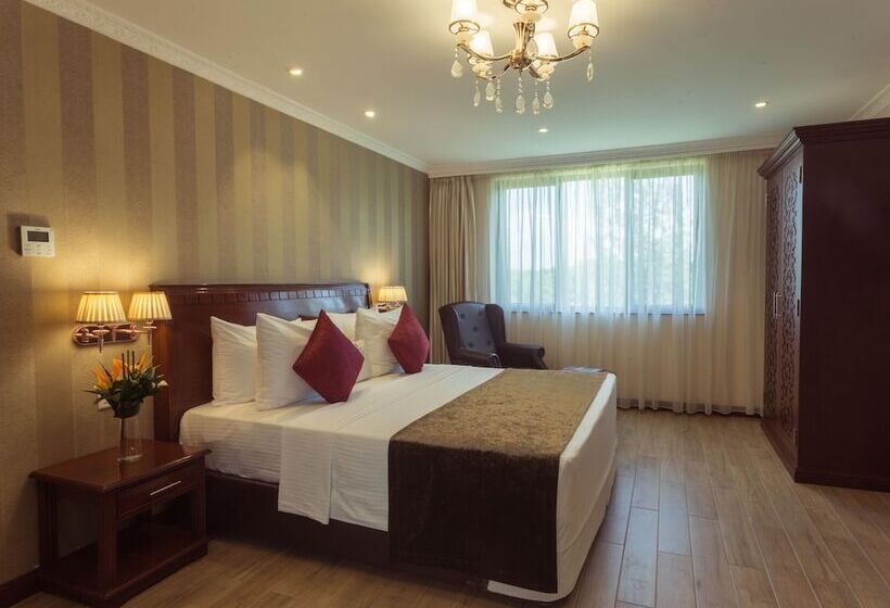 جناح, Sarova Woodlands