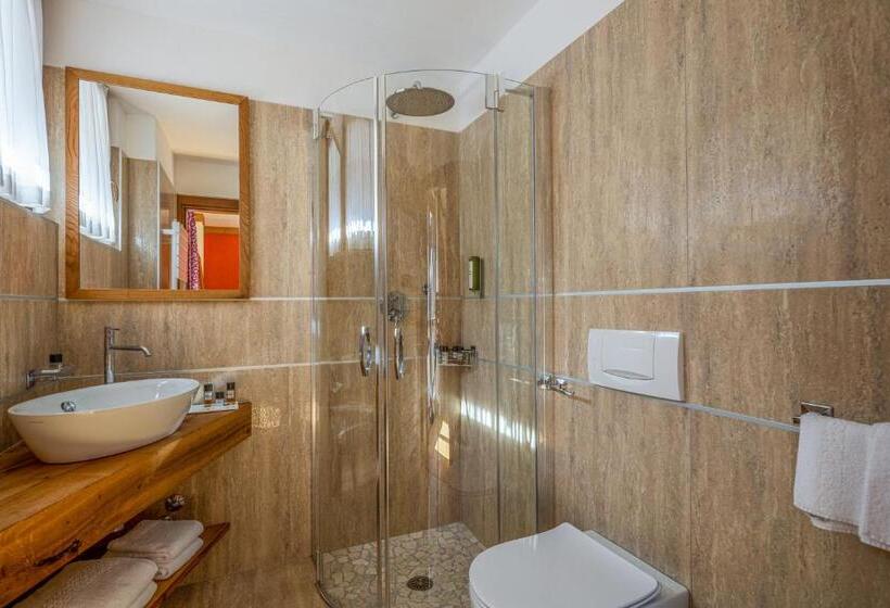 高级大房间, Splendid