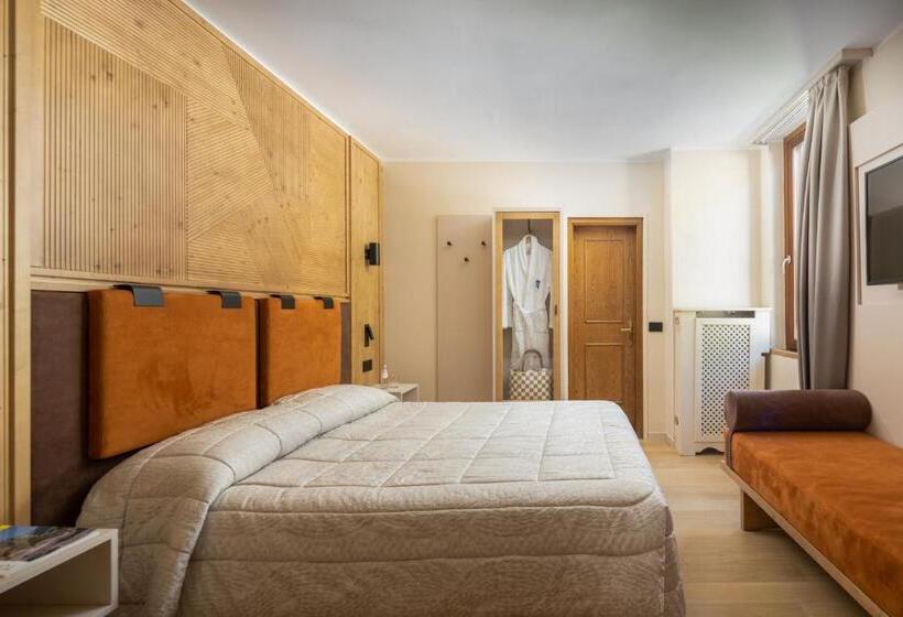 غرفة سوبيريور, Splendid