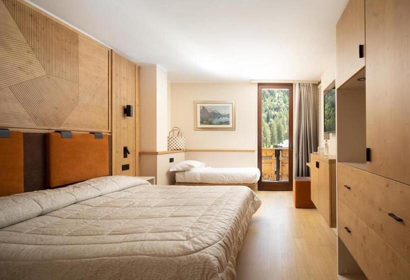 带阳台的三人标准间, Splendid