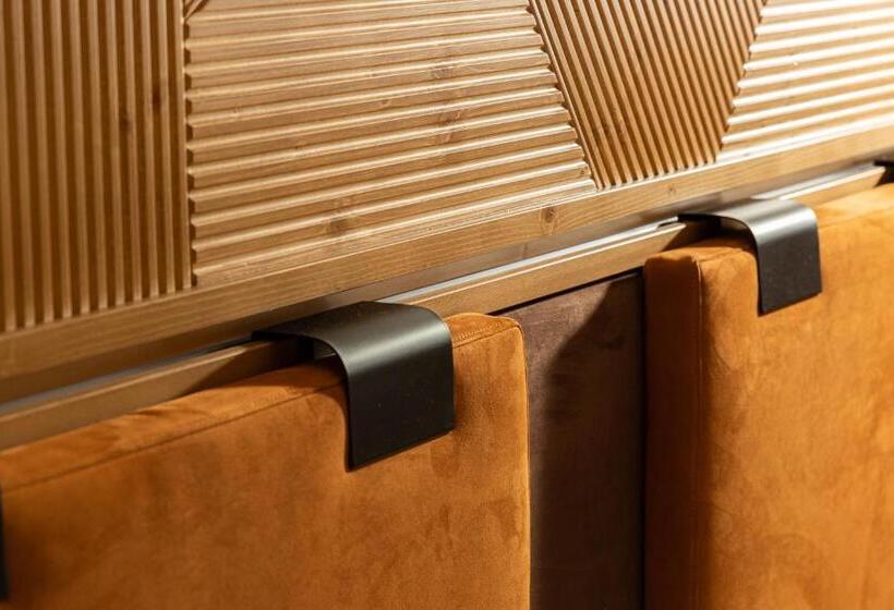 带阳台的三人标准间, Splendid