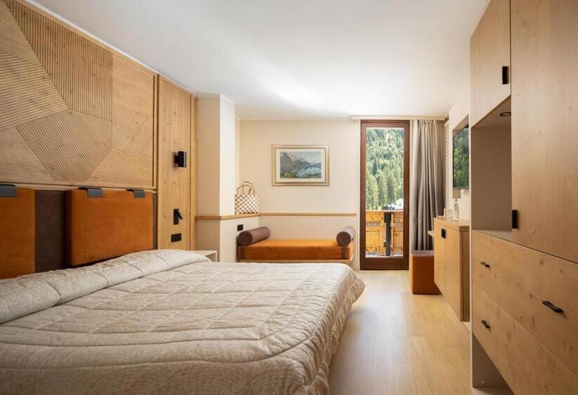 带阳台的三人标准间, Splendid