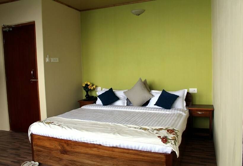 غرفة ديلوكس, The Hill Castle