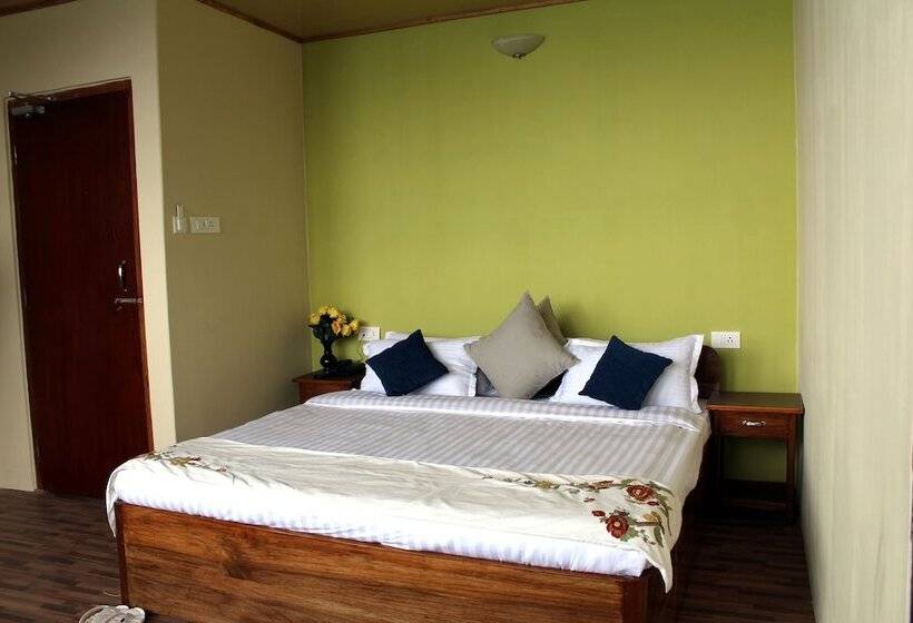 غرفة ديلوكس, The Hill Castle