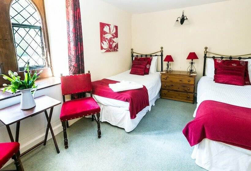 חדר משפחתי, The Hostelrie At Goodrich