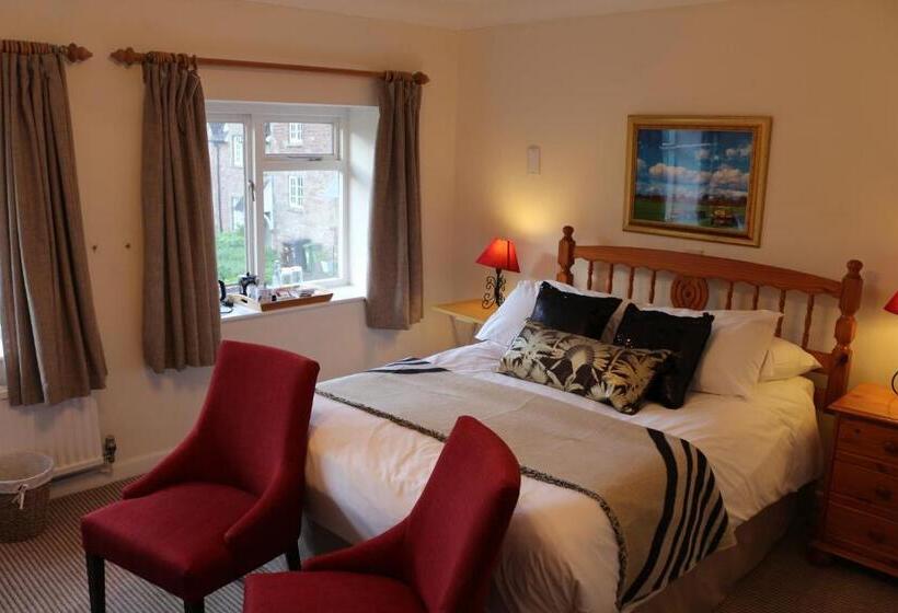 חדר משפחתי, The Hostelrie At Goodrich