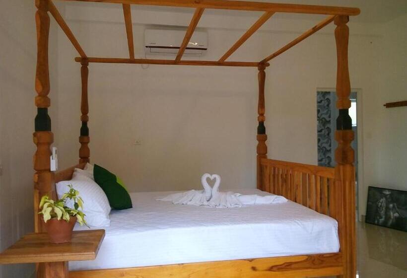 غرفة قياسية مطلّة علي الحديقة, Airport Green