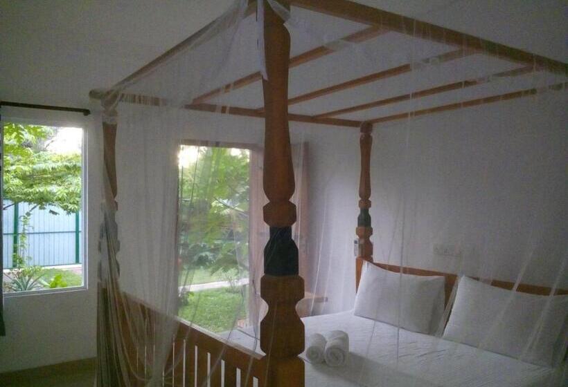 غرفة قياسية مطلّة علي الحديقة, Airport Green