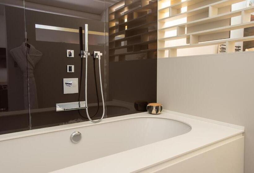 디럭스 룸, Domaine La Pierre Blanche