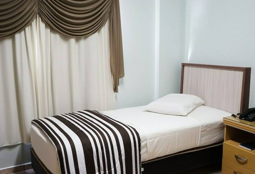 标准单人间, Rosa S