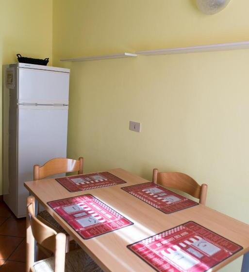 标准工作室, Al Cardinale Rooms & Studios