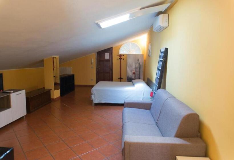 标准工作室, Al Cardinale Rooms & Studios