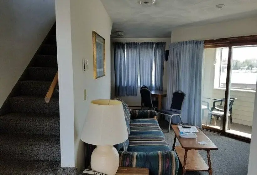 Sviitti, Clark S Beach Motel