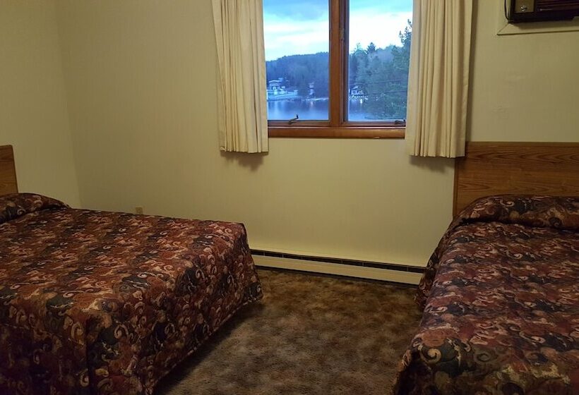 スイート, Clark S Beach Motel