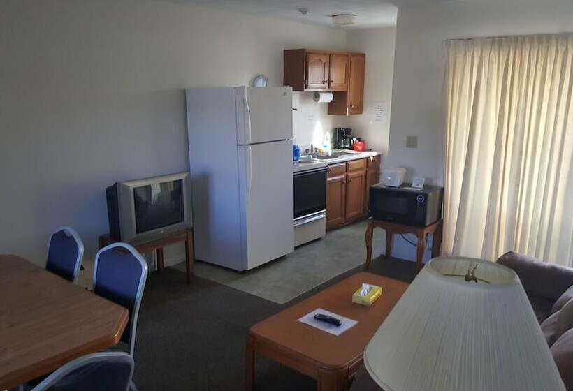 Люкс, Clark S Beach Motel