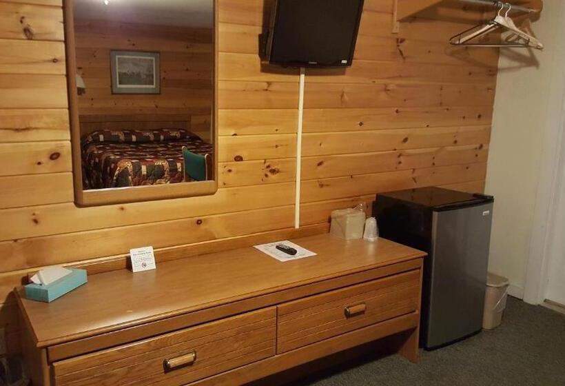 Номер Стандарт с Балконом, Clark S Beach Motel