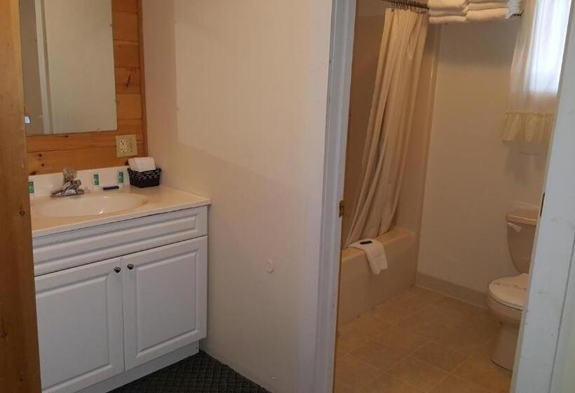 バルコニー付きスタンダードトリプルルーム, Clark S Beach Motel