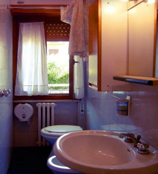 اتاق استاندارد سه نفره, Blu