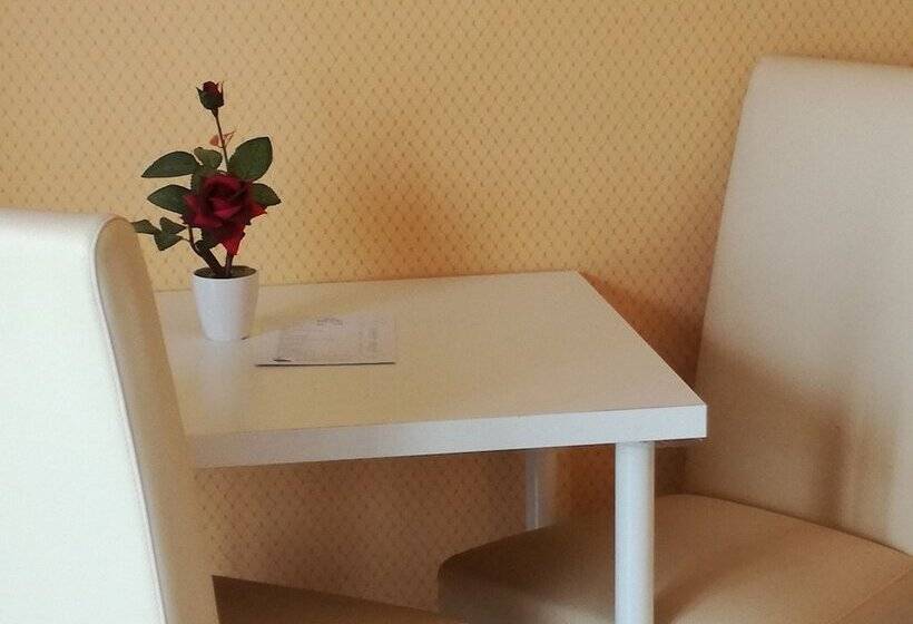 اتاق استاندارد یک نفره, Blu