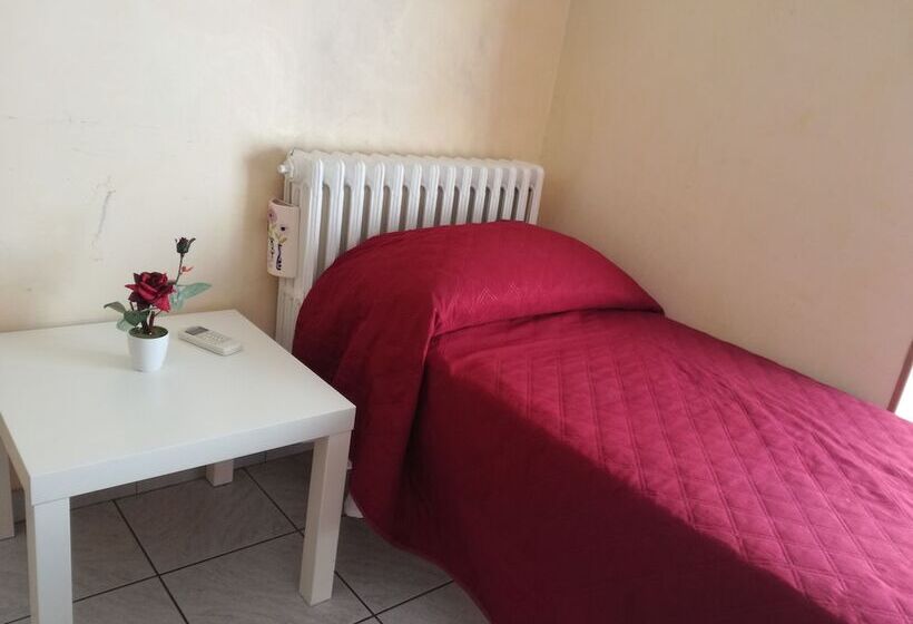 اتاق استاندارد یک نفره, Blu