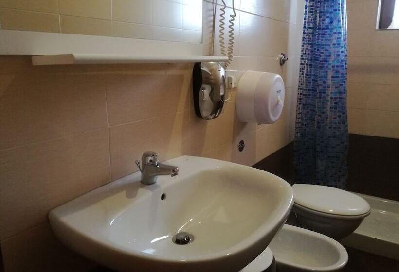 اتاق استاندارد, Blu