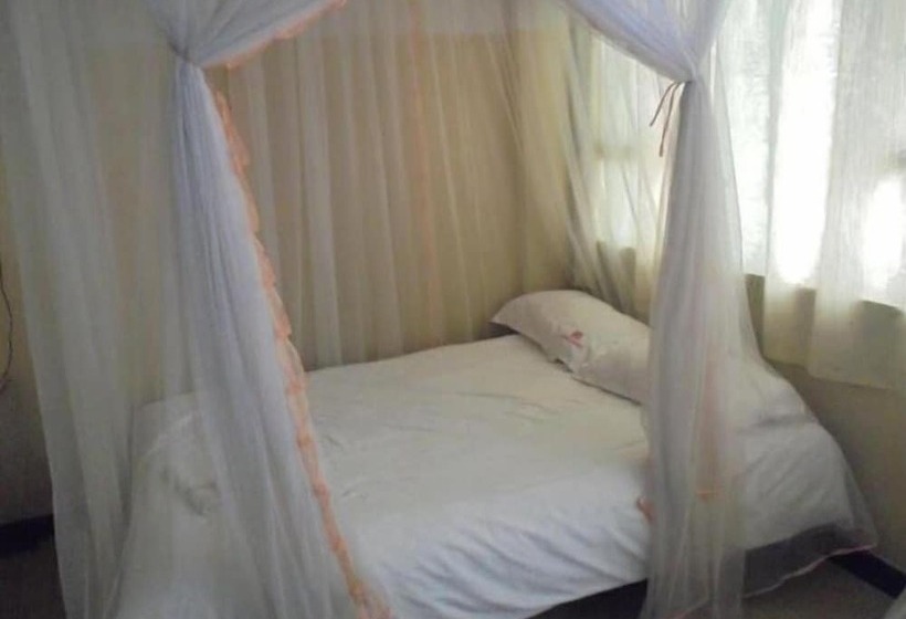 Quarto standard, Jaffers Nairobi