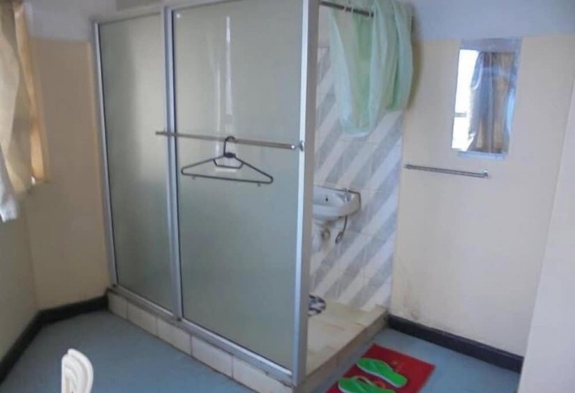 Quarto standard, Jaffers Nairobi