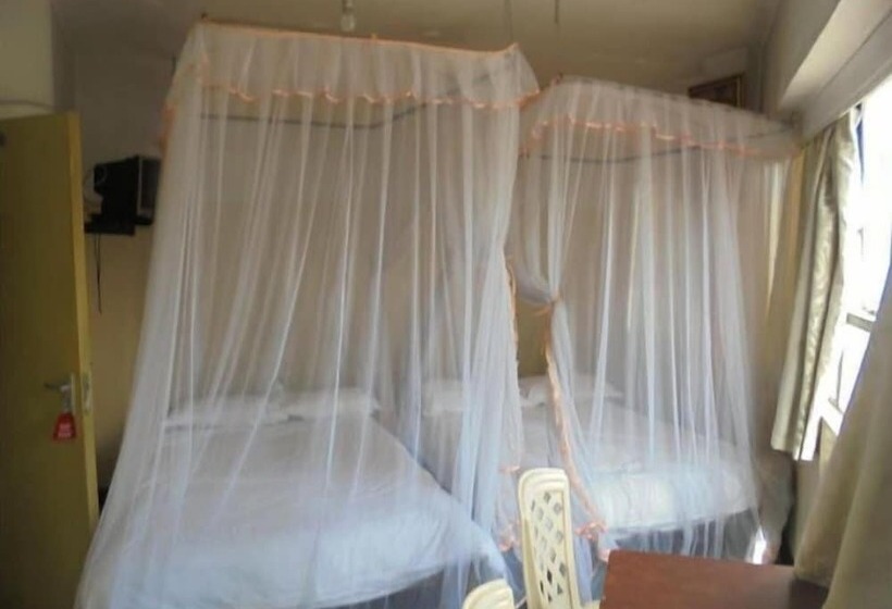 Quarto standard, Jaffers Nairobi