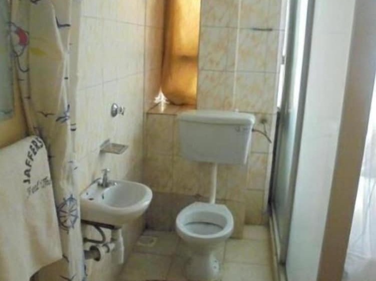 Quarto standart individual, Jaffers Nairobi