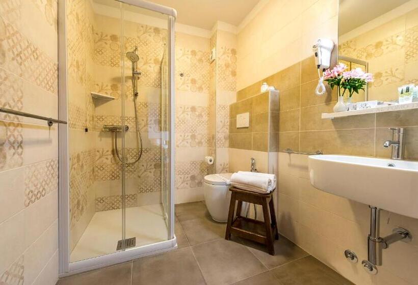 スタンダードトリプルルーム, Locanda Al Pomo D'oro