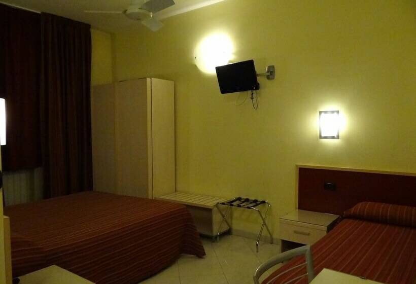 3-Bett-Standardzimmer, Parma