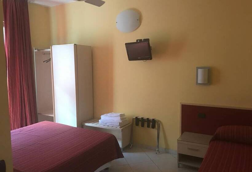 3-Bett-Standardzimmer, Parma