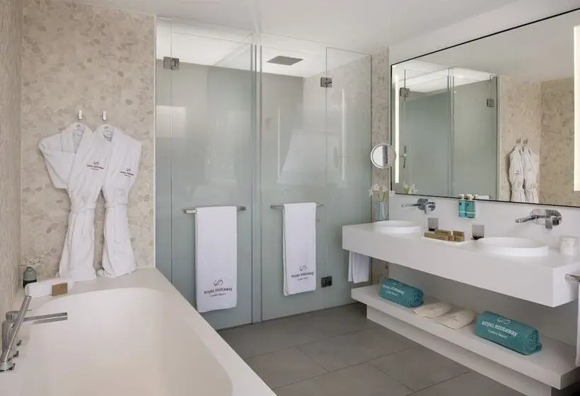 سوییت لوکس, Royal Hideaway Corales Suites
