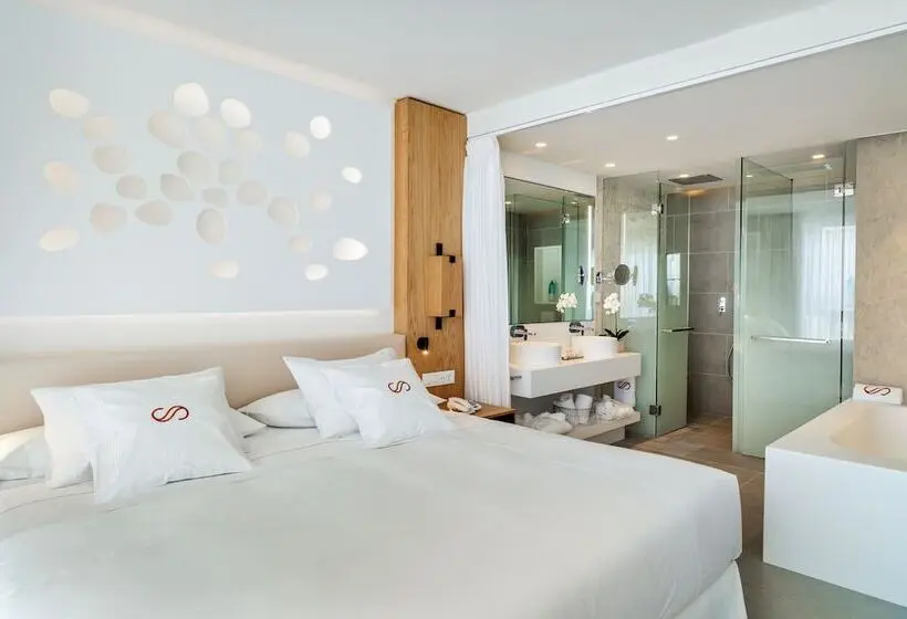 سوییت لوکس, Royal Hideaway Corales Suites