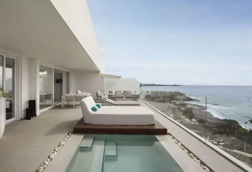 سوئیت پنت هاوس, Royal Hideaway Corales Suites